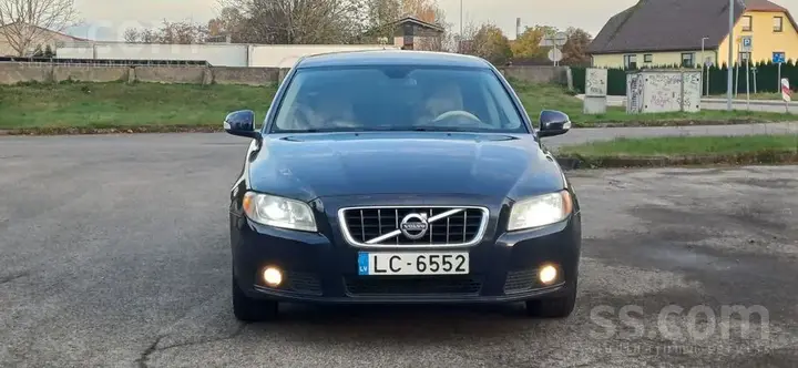 Volvo V70 2009 photo 2