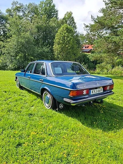 Mercedes-Benz 300 D