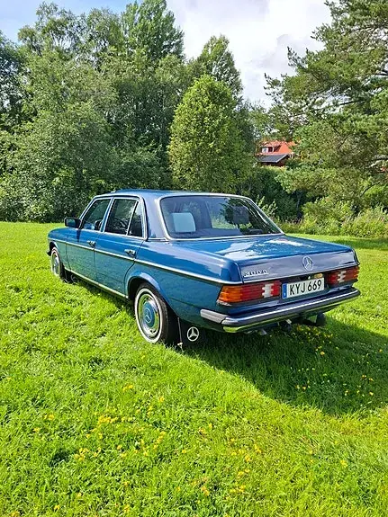 Mercedes-Benz 300 D