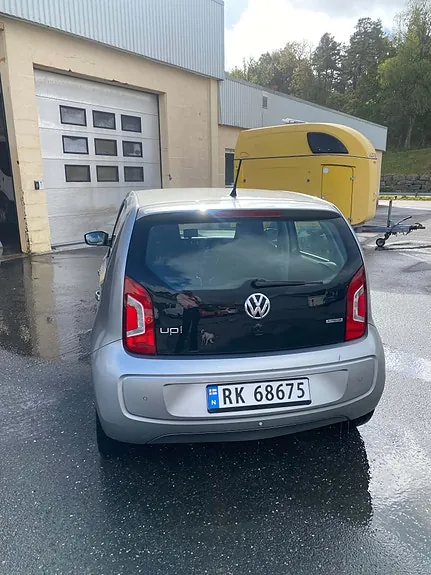 Volkswagen Up 2014 photo 4