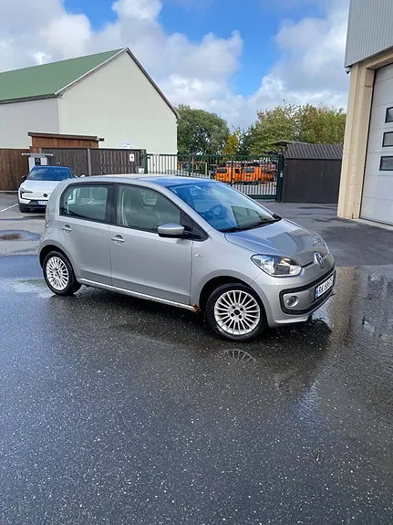 Volkswagen Up 2014 photo 5