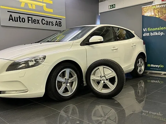 Volvo V40 2014 photo 2