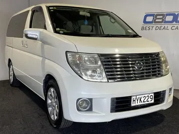 Nissan Elgrand 2005 photo 2