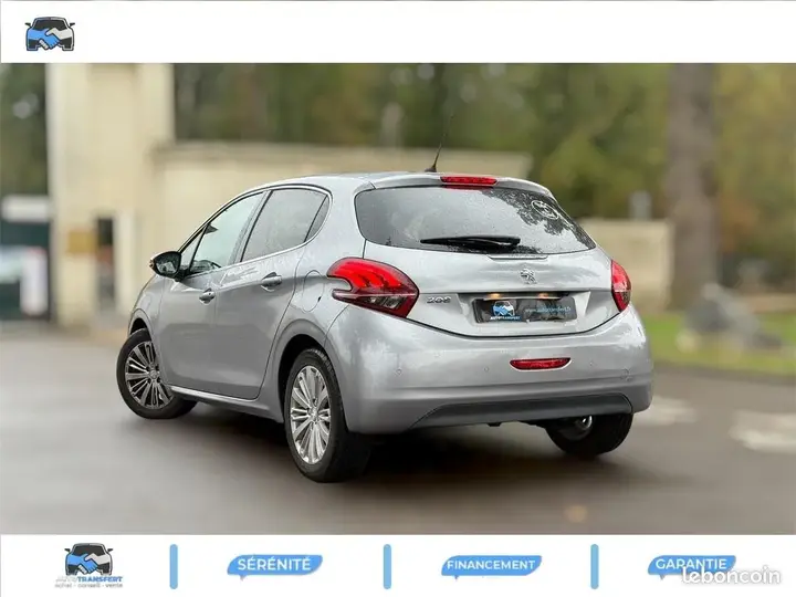 Peugeot 208 2019 photo 3