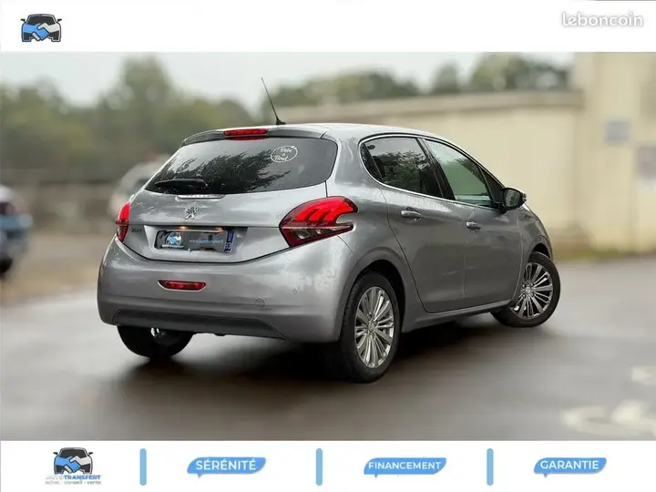 Peugeot 208 2019 photo 4