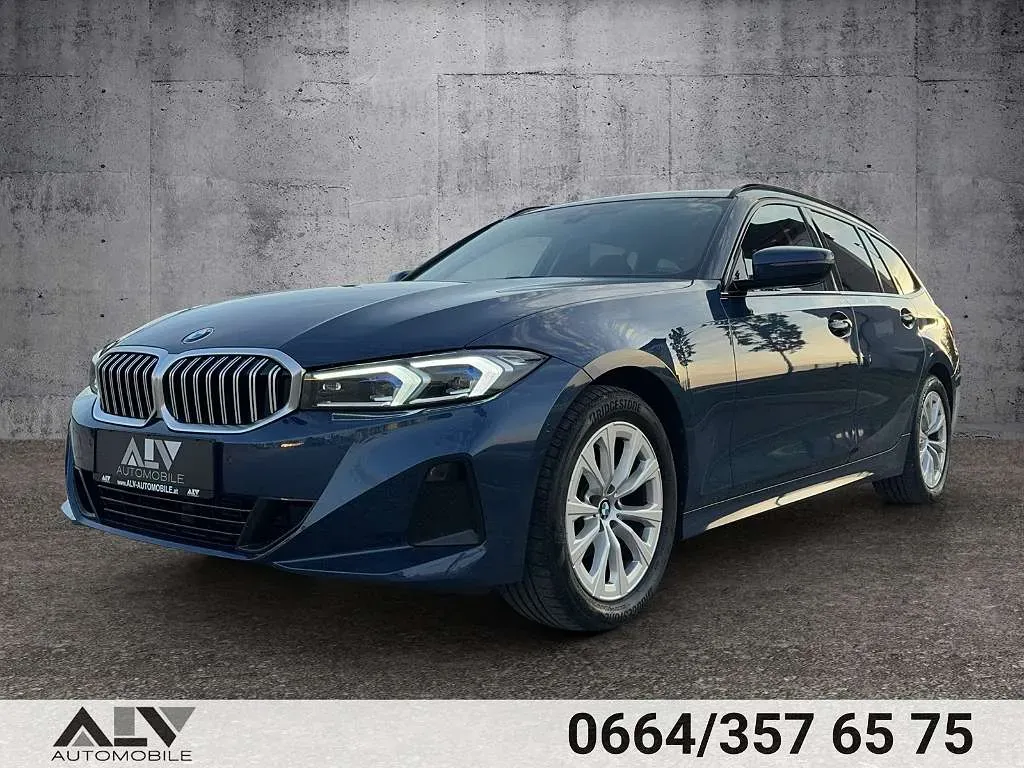 BMW 3 Series 2022 photo 2