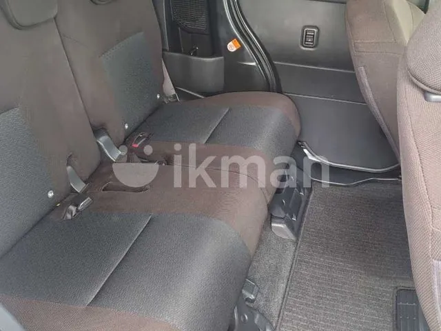 Toyota Roomy 2023 photo 3