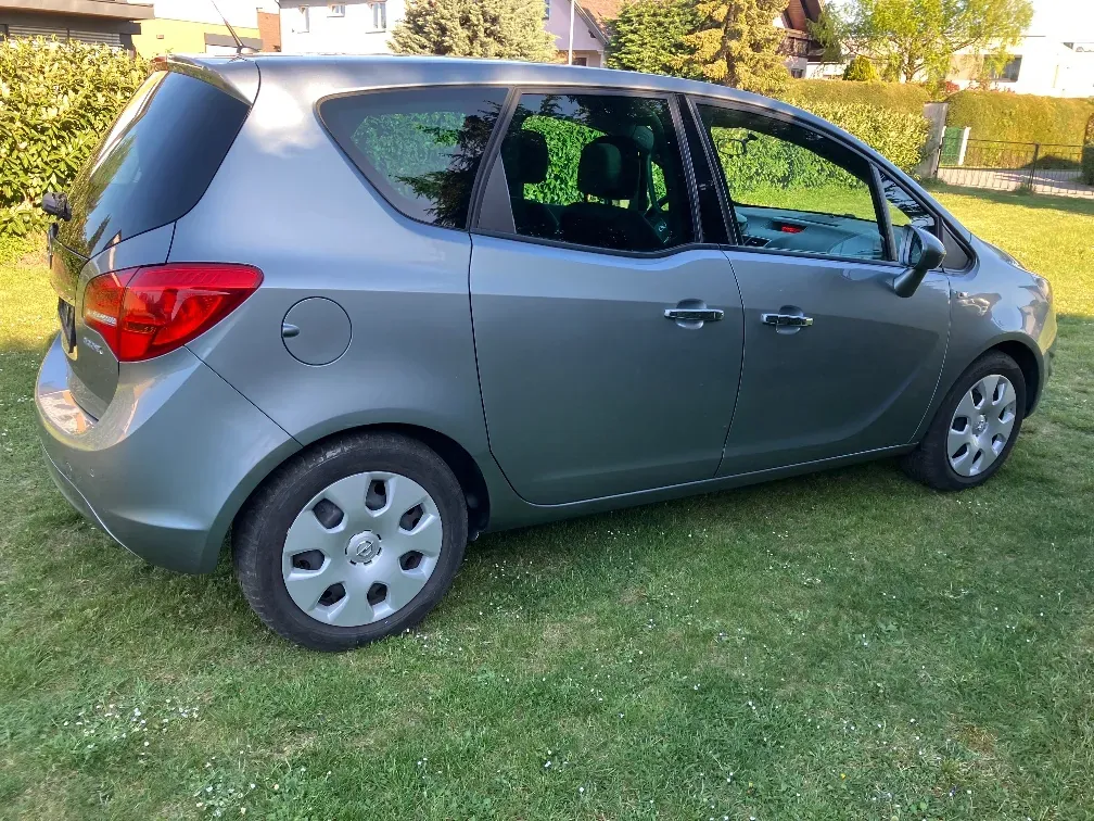 Opel Meriva 2011 photo 2