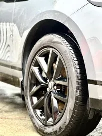Land Rover Range Rover Velar 2024 photo 4