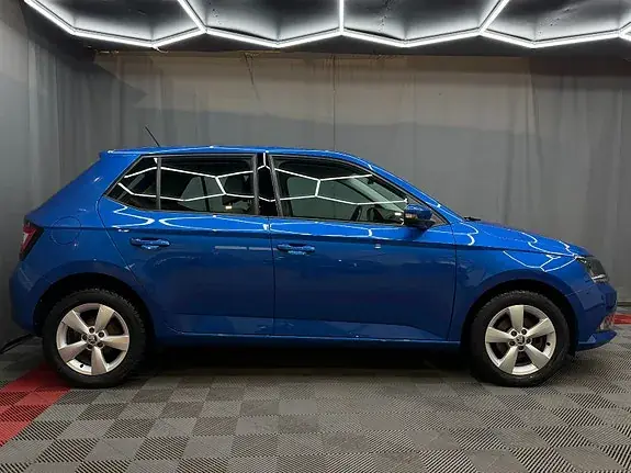 Skoda Fabia 2015 photo 3