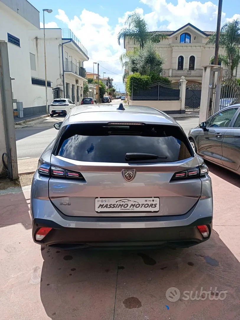 Peugeot 308 2022 photo 2