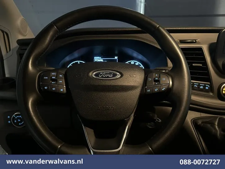 Ford Transit 2023 photo 2
