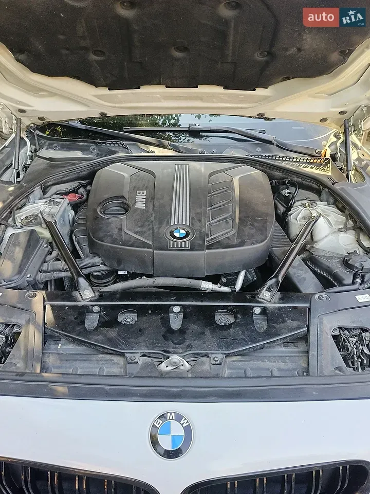 BMW 5 Series 2013 photo 3