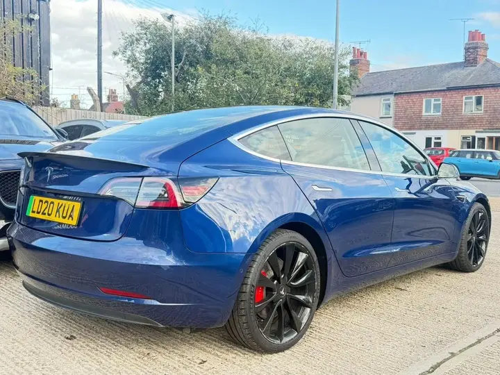 Tesla Model 3 2020 photo 3