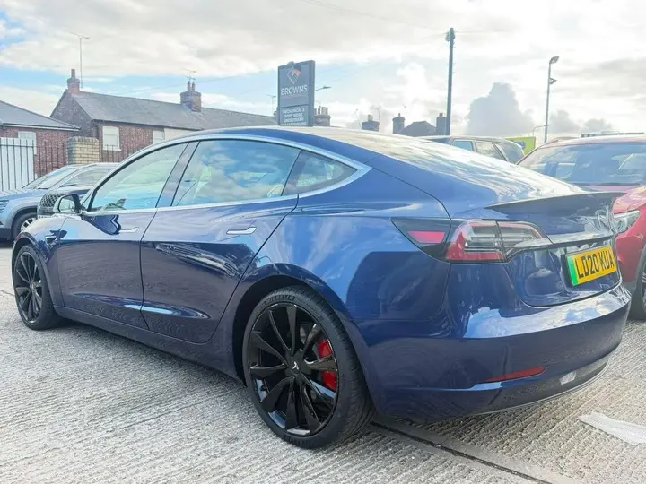 Tesla Model 3 2020 photo 5