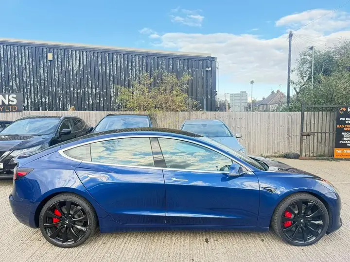 Tesla Model 3 2020 photo 2