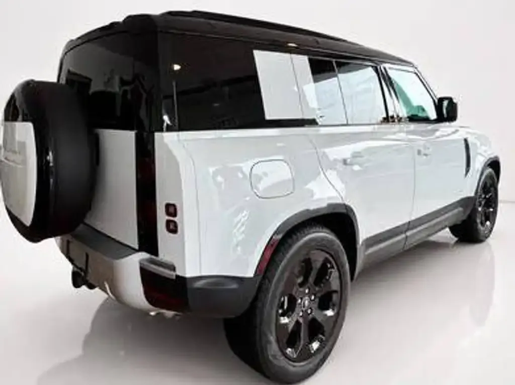 Land Rover Defender 2025 photo 4