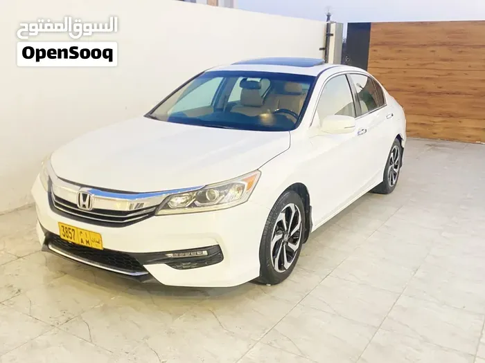 Honda Accord 2017 photo 2