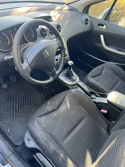 Peugeot 308 2008 photo 3