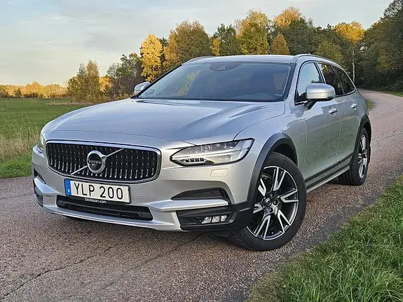 Volvo V90 Cross Country 2019 photo 2