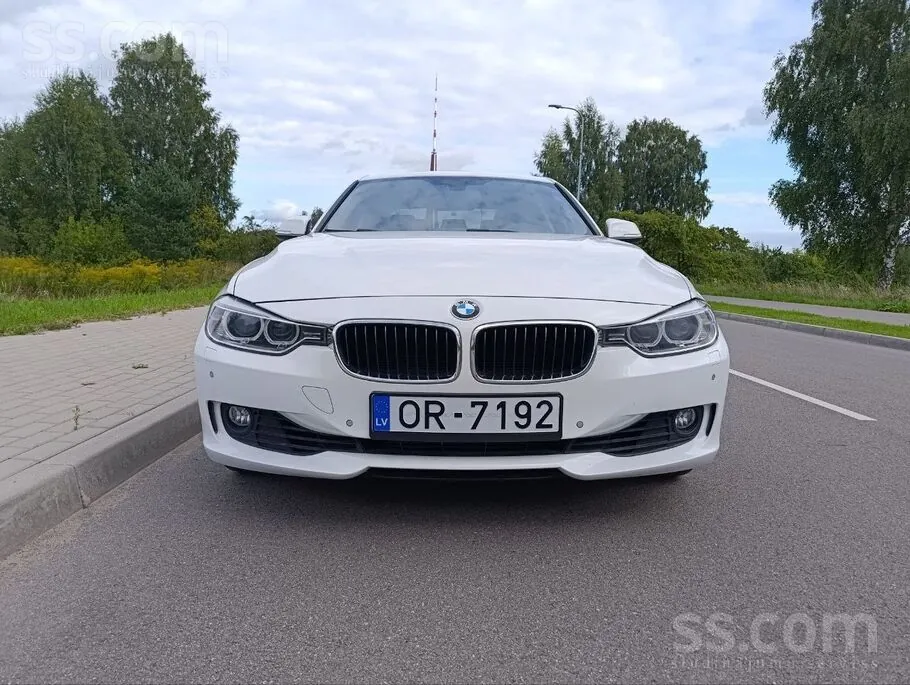 BMW 320I 2013 photo 2