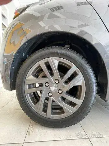 Peugeot 208 2021 photo 4