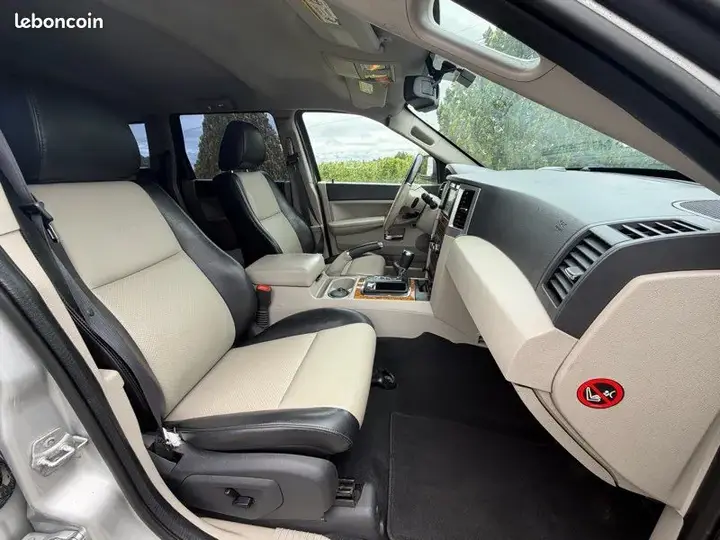 Jeep Grand Cherokee 2010 photo 5