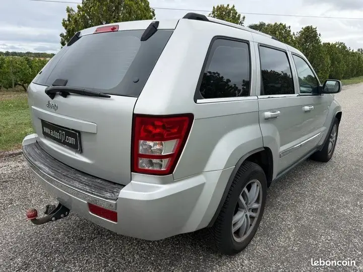 Jeep Grand Cherokee 2010 photo 3