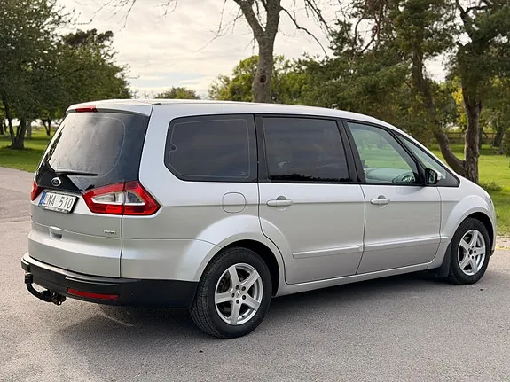 Ford Galaxy 2010 photo 3