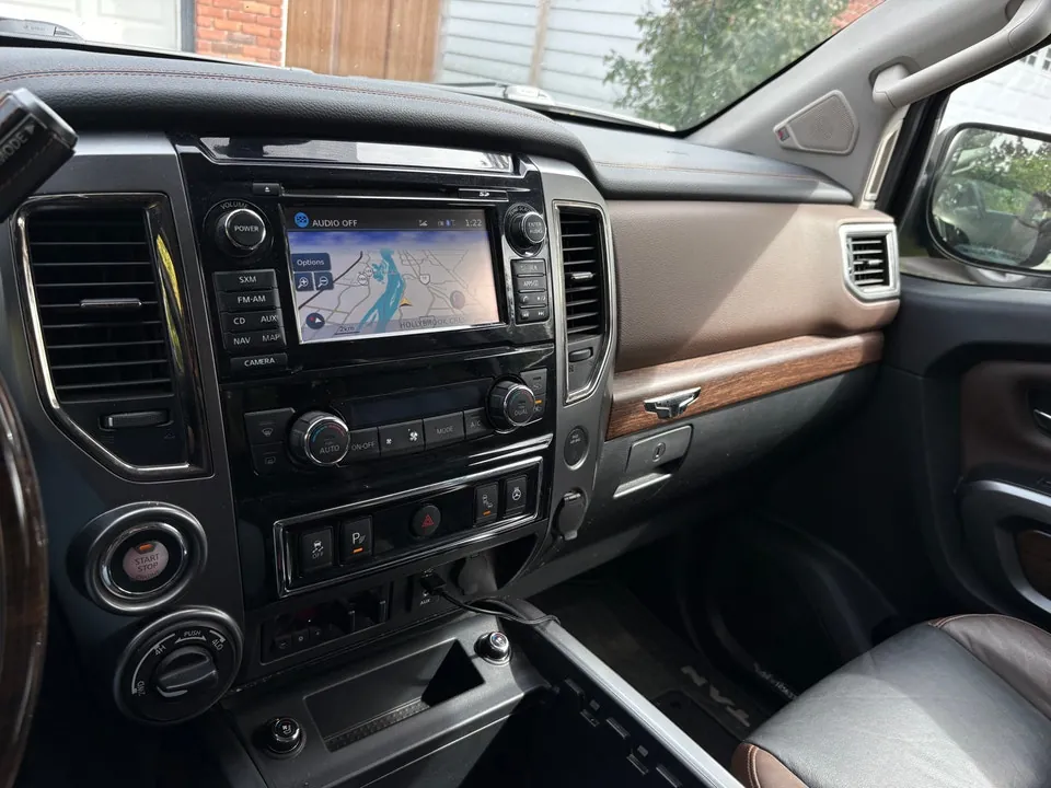 Nissan Titan 2017 photo 2