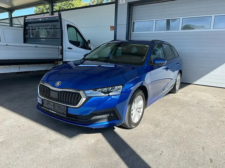 Skoda Octavia 2023 photo 2
