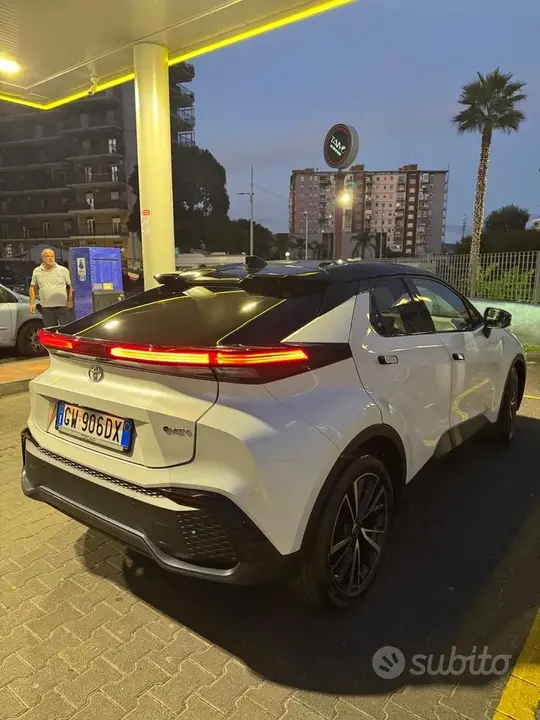 Toyota C-Hr 2024 photo 2