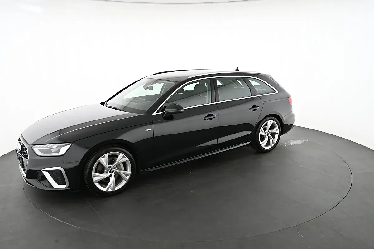 Audi A4 2022 photo 3