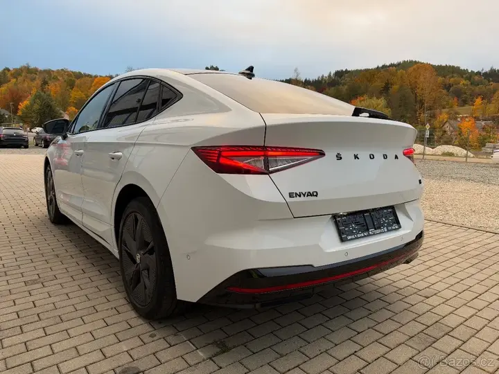Skoda Enyaq 2023 photo 2