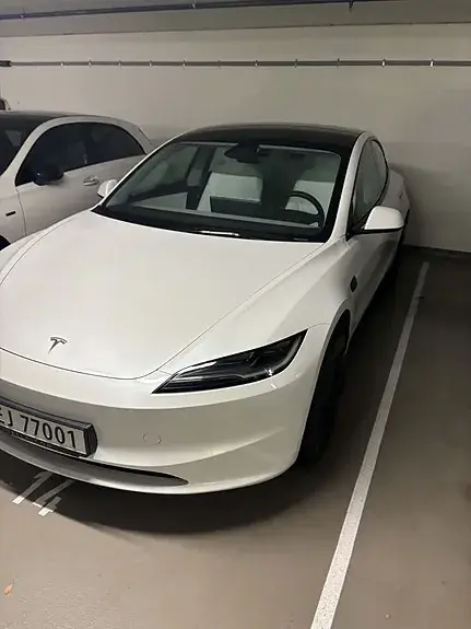 Tesla Model 3 2025 photo 2