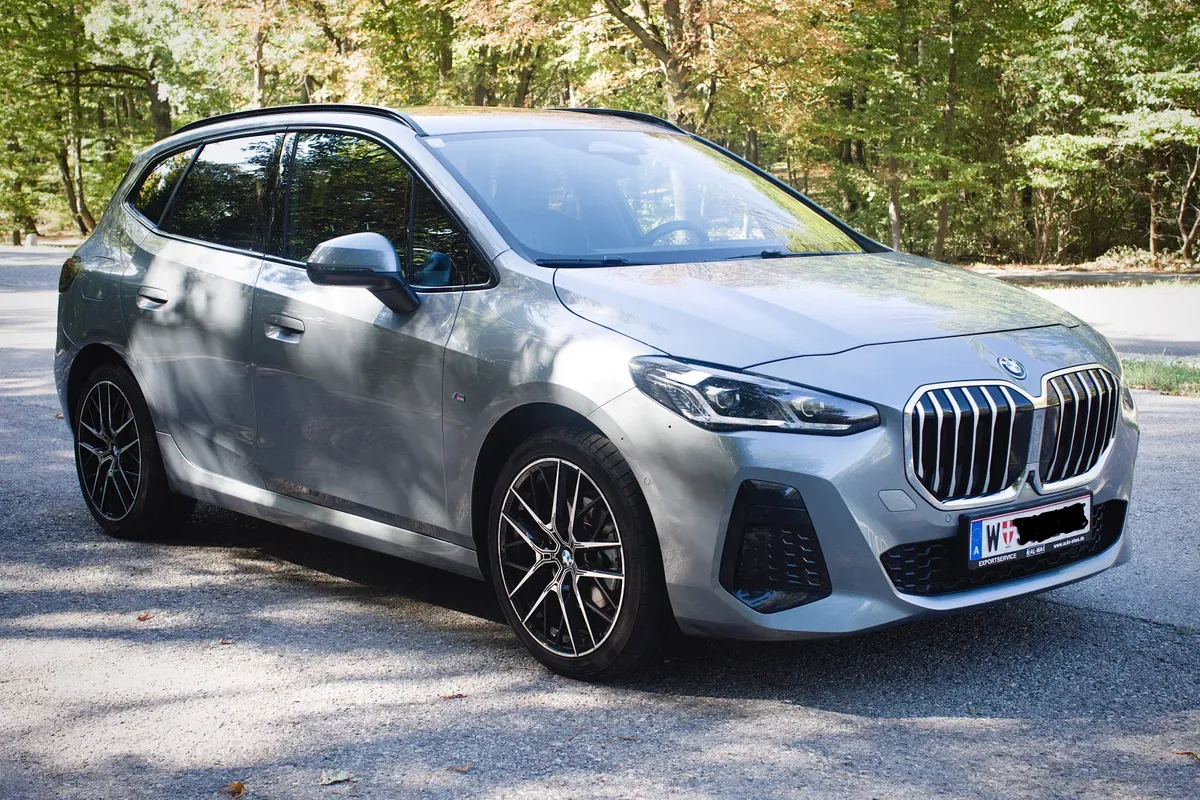 BMW 2 Series 2024 photo 3