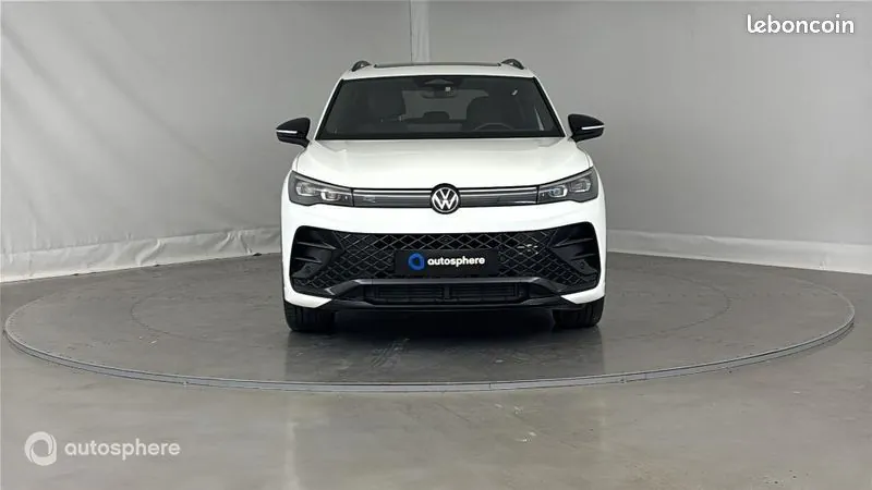 Volkswagen Tiguan 2024 photo 2