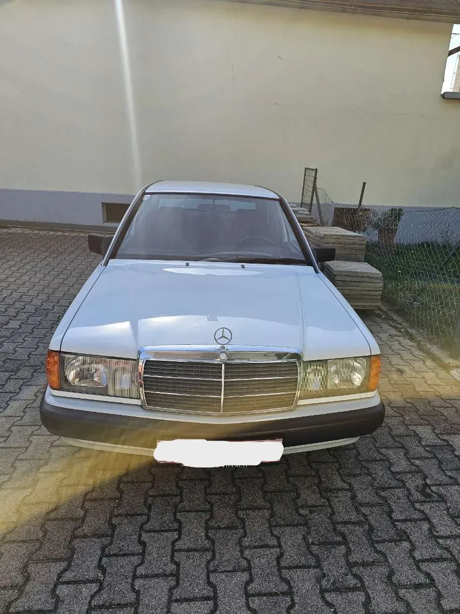 Mercedes-Benz 190 1992 photo 2