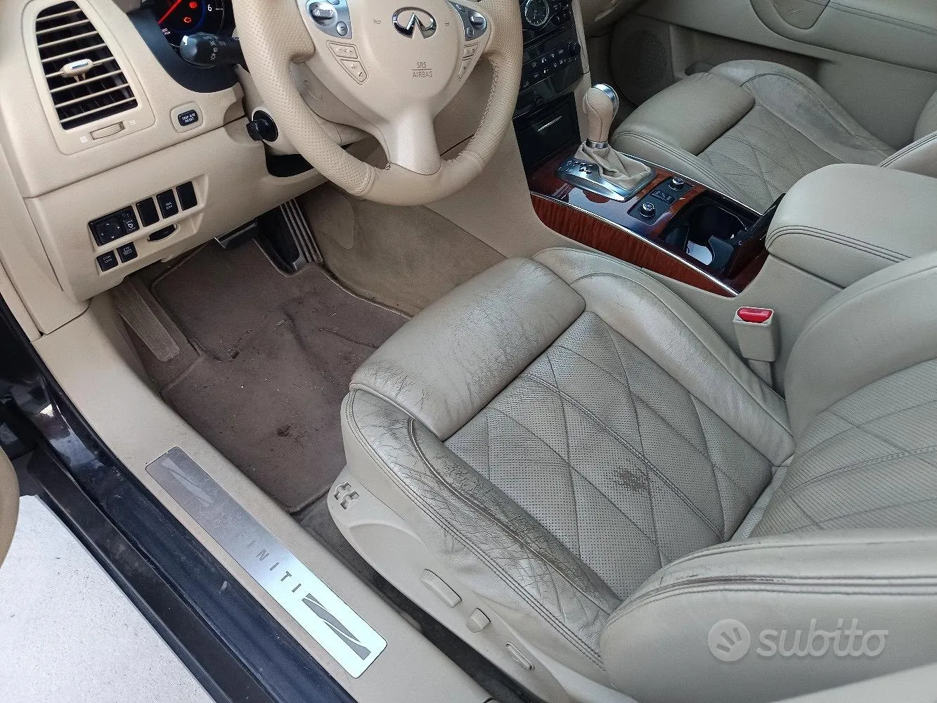 Infiniti Fx 2011 photo 2