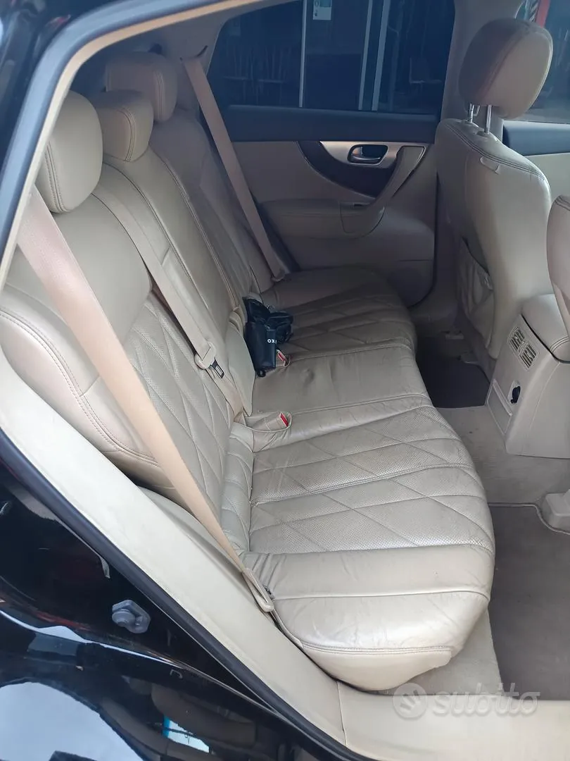 Infiniti Fx 2011 photo 4