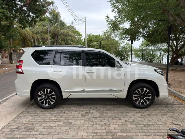 Toyota Land Cruiser Prado 2013 photo 3