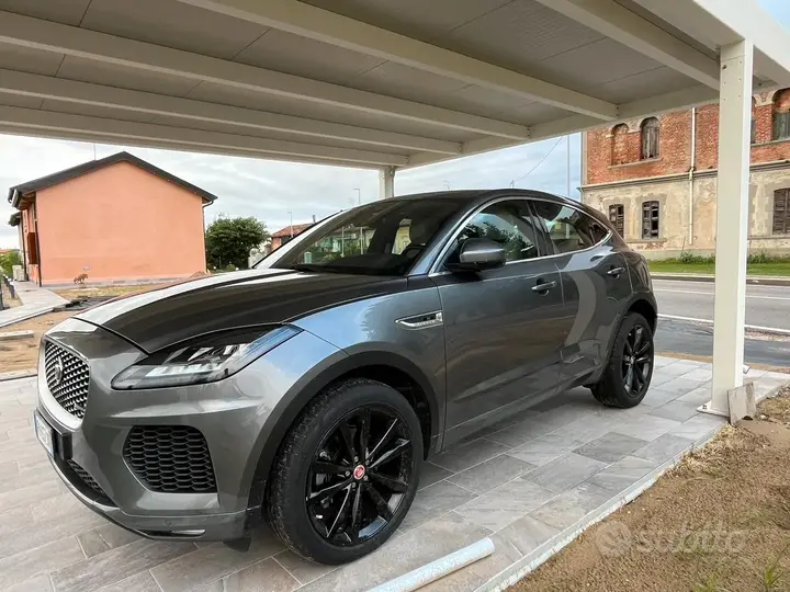 Jaguar E-Pace 2018 photo 2