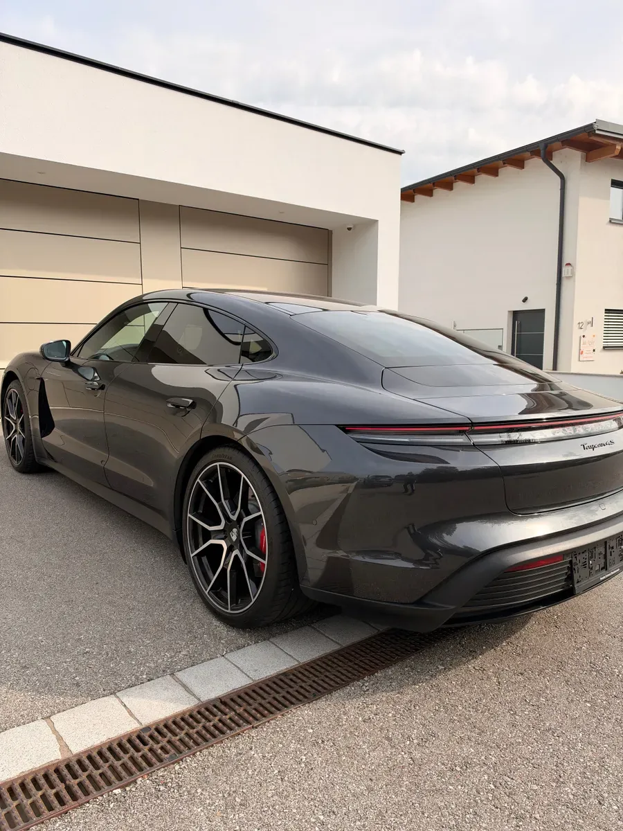 Porsche Taycan