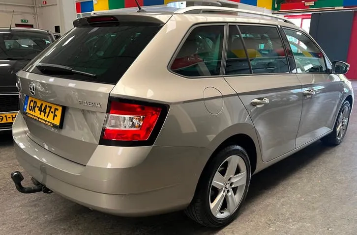 Skoda Fabia 2015 photo 2