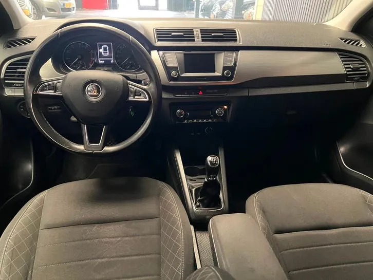 Skoda Fabia 2015 photo 3