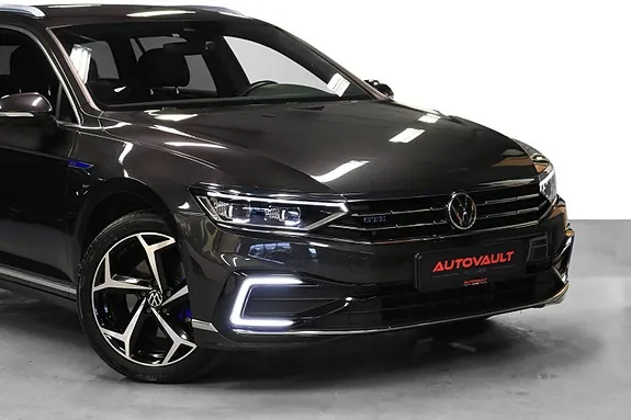 Volkswagen Passat 2021 photo 2