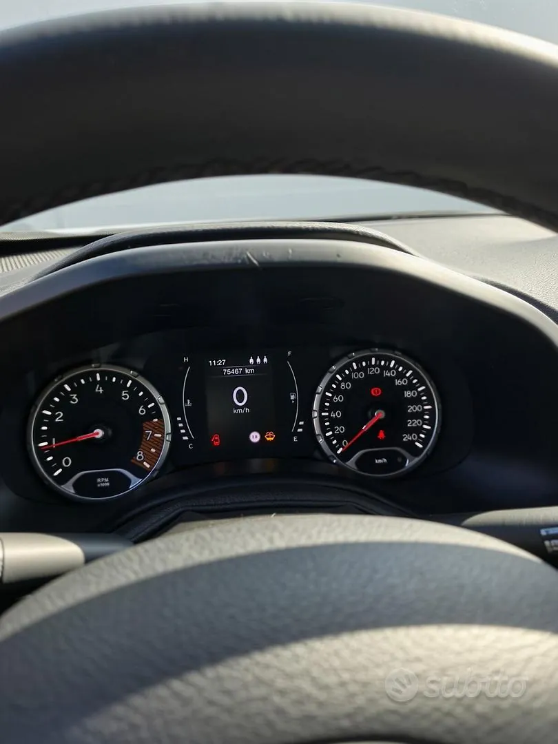 Jeep Renegade 2023 photo 4