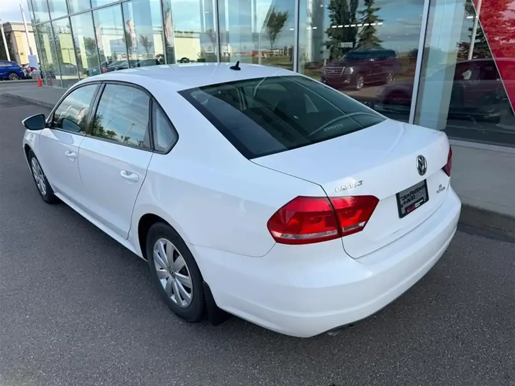 Volkswagen Passat 2012 photo 5