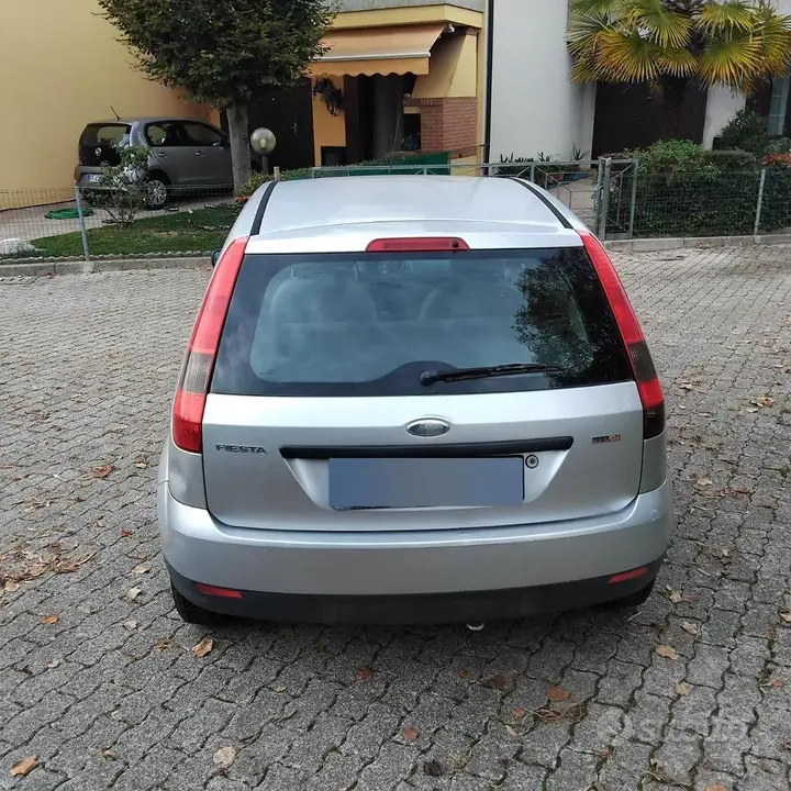 Ford Fiesta 2002 photo 3