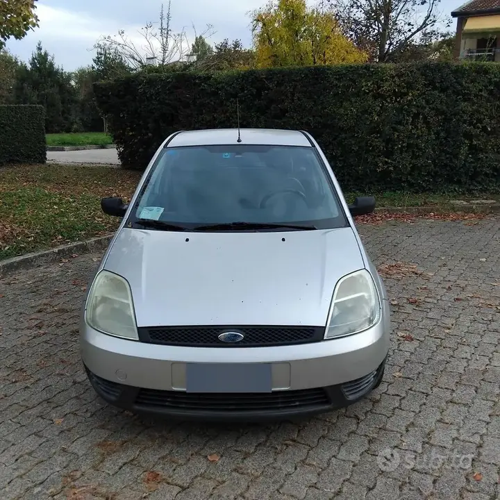 Ford Fiesta 2002 photo 4